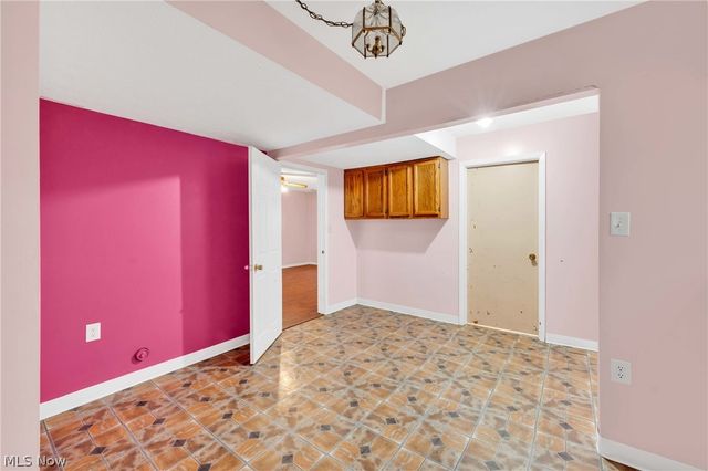 4554 Whitehall Drive, South Euclid, OH 44121