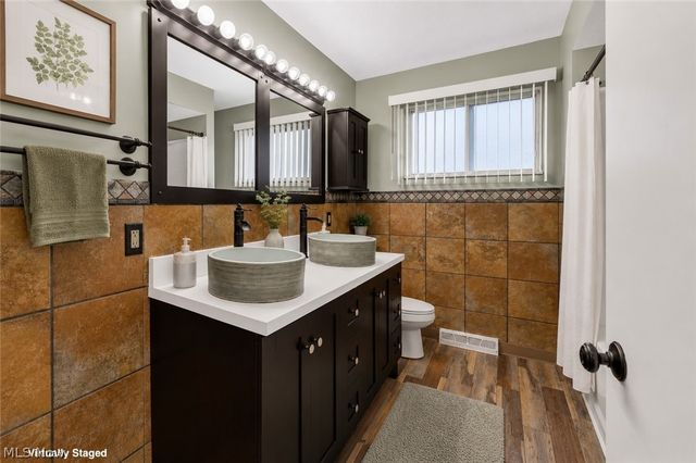 4554 Whitehall Drive, South Euclid, OH 44121
