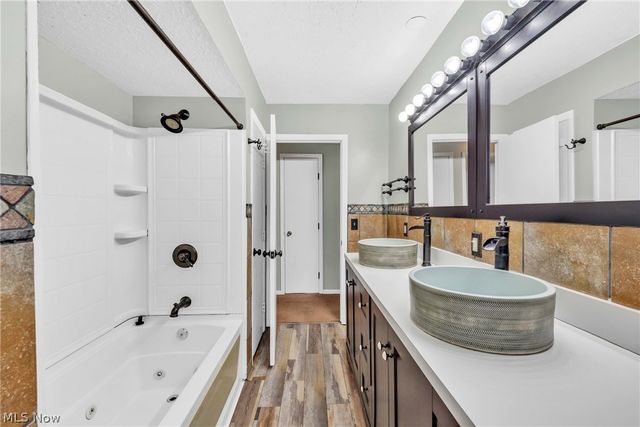 4554 Whitehall Drive, South Euclid, OH 44121