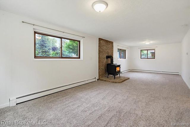8320 Hillpoint Drive, Brighton, MI 48116