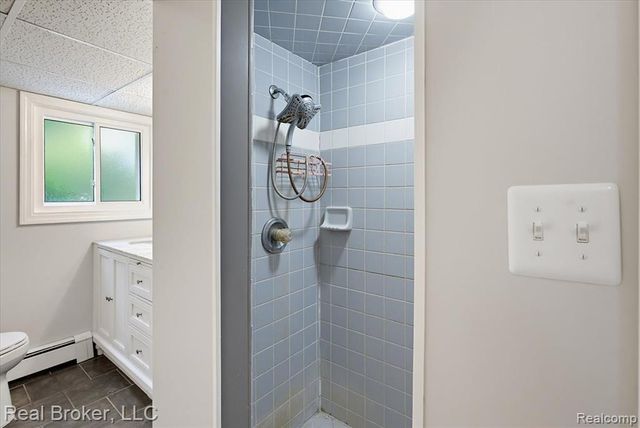 8320 Hillpoint Drive, Brighton, MI 48116