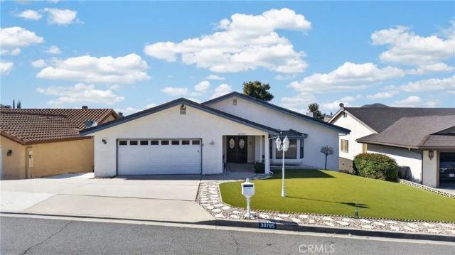 30785 Golden Gate Drive, Canyon Lake, CA 92587