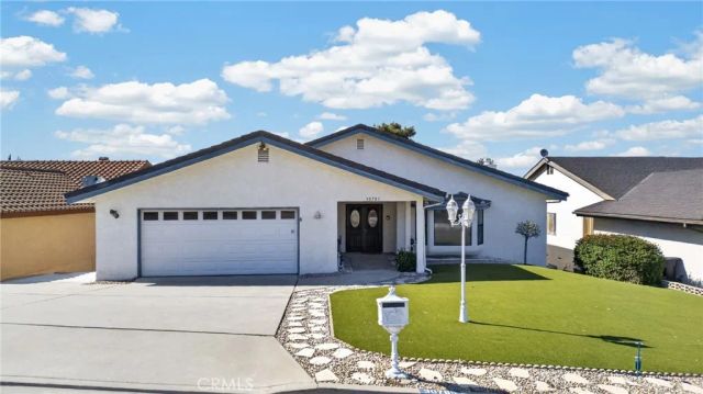 30785 Golden Gate Drive, Canyon Lake, CA 92587