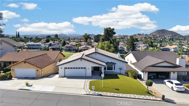 30785 Golden Gate Drive, Canyon Lake, CA 92587