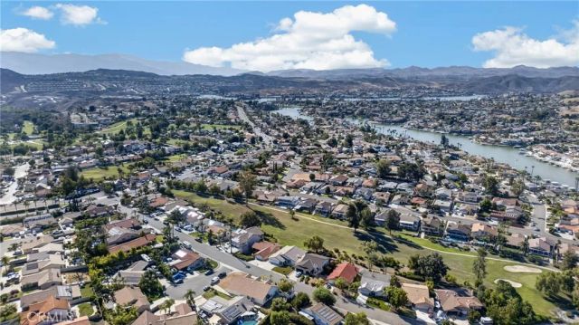 30785 Golden Gate Drive, Canyon Lake, CA 92587