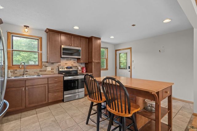 9 Tarpon Lane, Charlestown, RI 02813