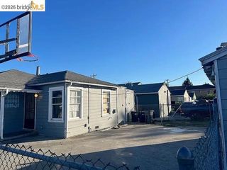 9945 B St, Oakland, CA 94603