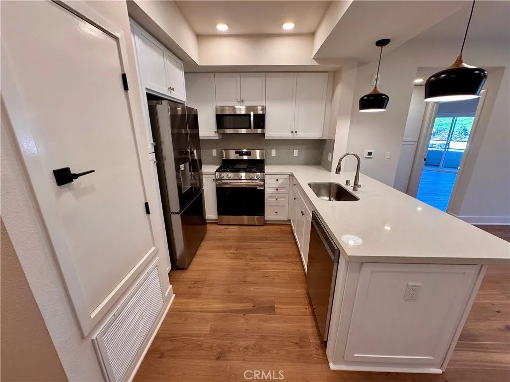 927 Deep Valley Drive 204, Rolling Hills Estates, CA 90274