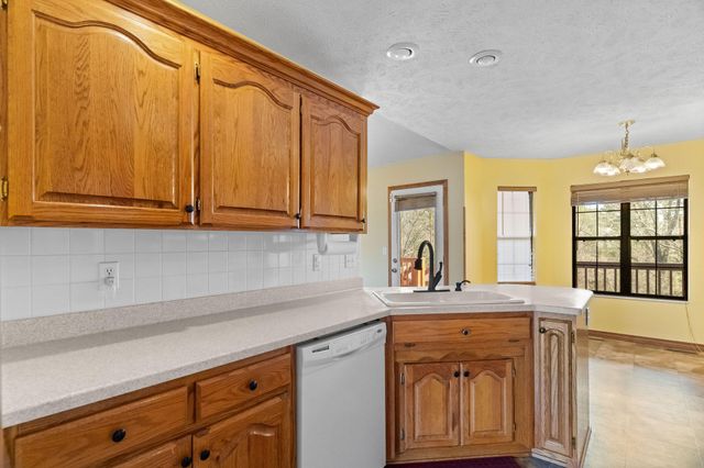 160 Ashford Drive, Hollister, MO 65672