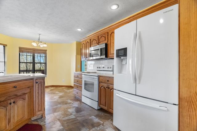 160 Ashford Drive, Hollister, MO 65672