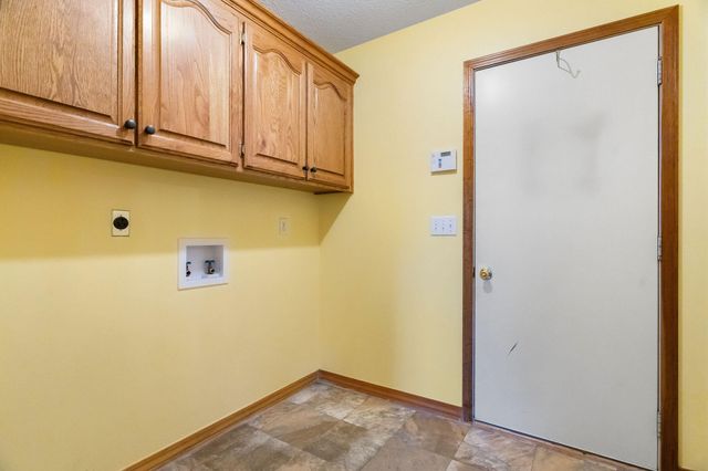 160 Ashford Drive, Hollister, MO 65672