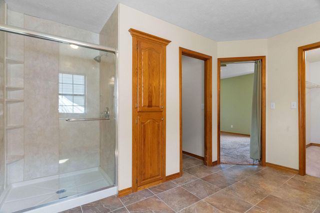 160 Ashford Drive, Hollister, MO 65672