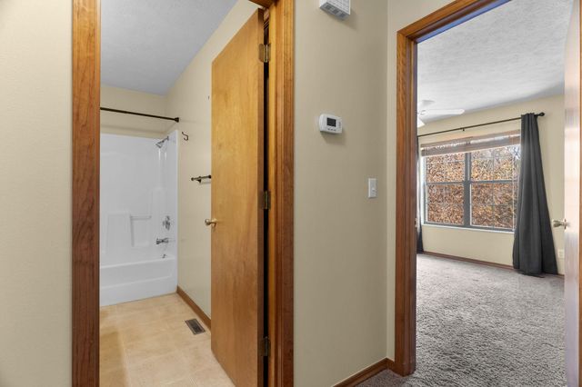 160 Ashford Drive, Hollister, MO 65672