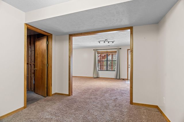 160 Ashford Drive, Hollister, MO 65672