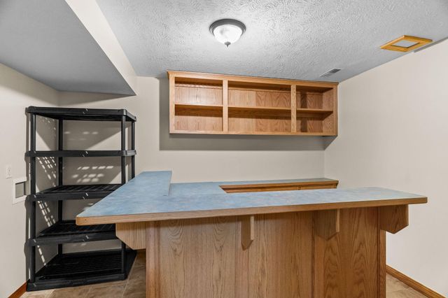 160 Ashford Drive, Hollister, MO 65672