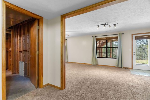 160 Ashford Drive, Hollister, MO 65672