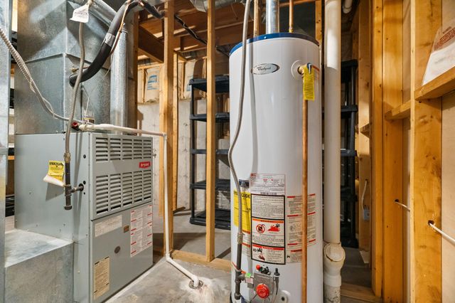 160 Ashford Drive, Hollister, MO 65672