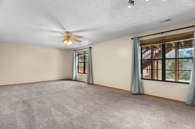 160 Ashford Drive, Hollister, MO 65672