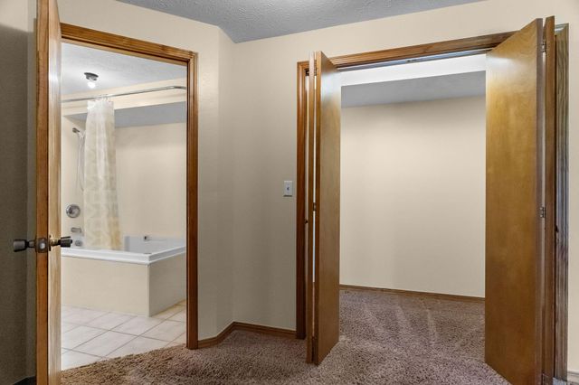 160 Ashford Drive, Hollister, MO 65672