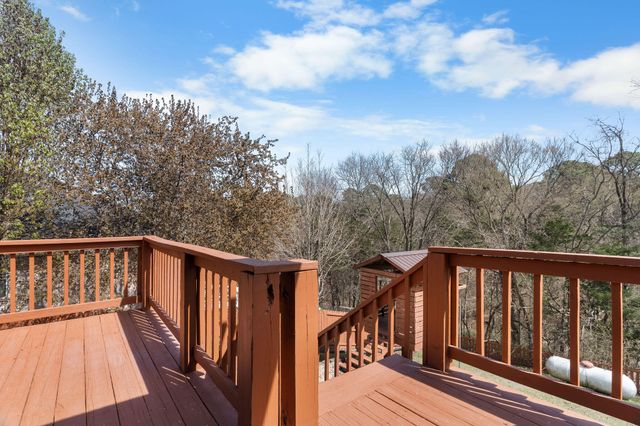 160 Ashford Drive, Hollister, MO 65672