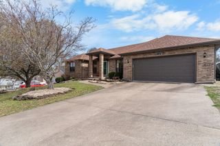 160 Ashford Drive, Hollister, MO 65672