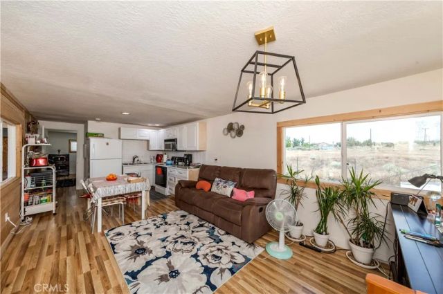 7127 Phelan Road, Phelan, CA 92371