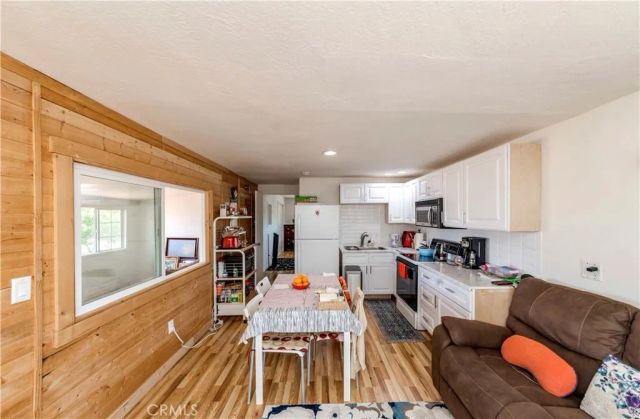 7127 Phelan Road, Phelan, CA 92371