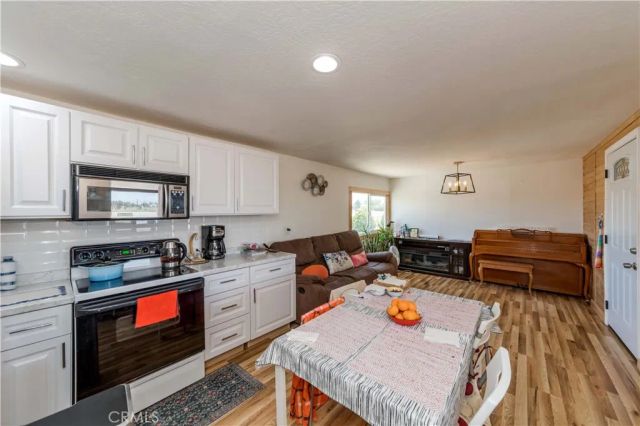 7127 Phelan Road, Phelan, CA 92371