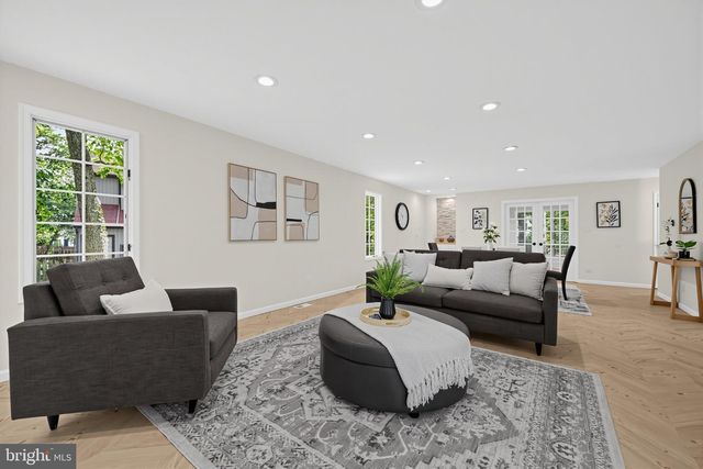 6 BUNNING DR, Voorhees, NJ 08043