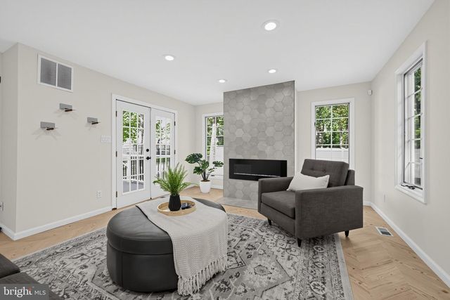 6 BUNNING DR, Voorhees, NJ 08043