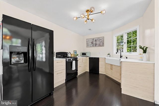 6 BUNNING DR, Voorhees, NJ 08043