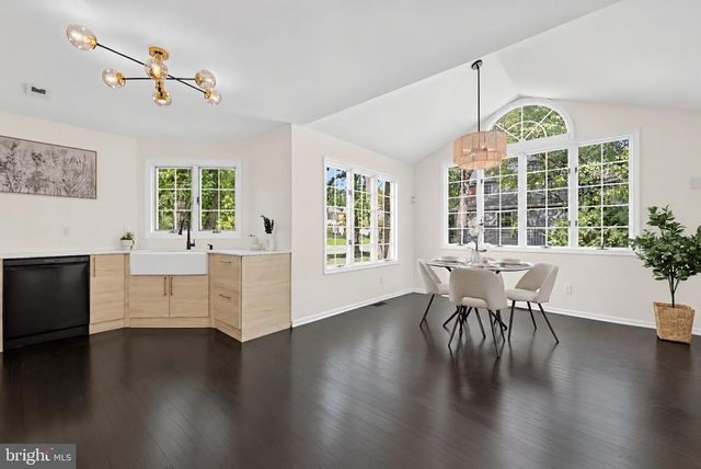 6 BUNNING DR, Voorhees, NJ 08043