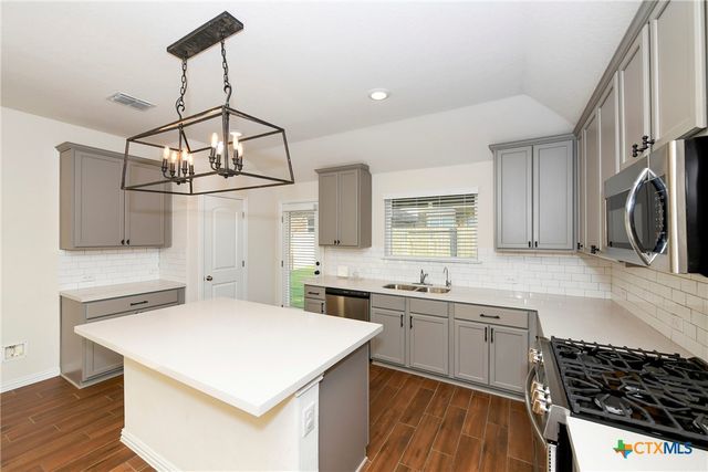 2069 Flametree Avenue, New Braunfels, TX 78132