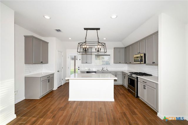 2069 Flametree Avenue, New Braunfels, TX 78132