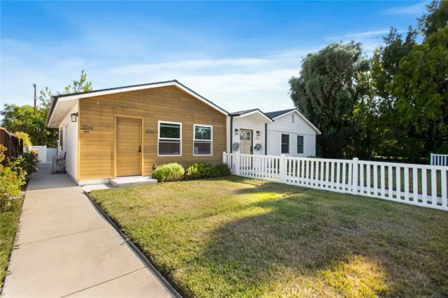 23046 W Saticoy Street, West Hills, CA 91304