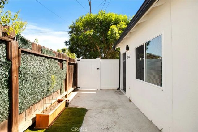 23046 W Saticoy Street, West Hills, CA 91304
