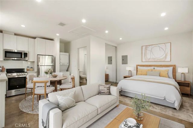 23046 W Saticoy Street, West Hills, CA 91304