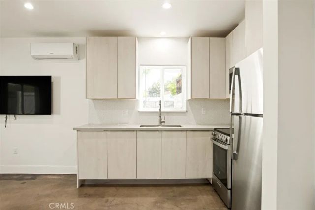 23046 W Saticoy Street, West Hills, CA 91304