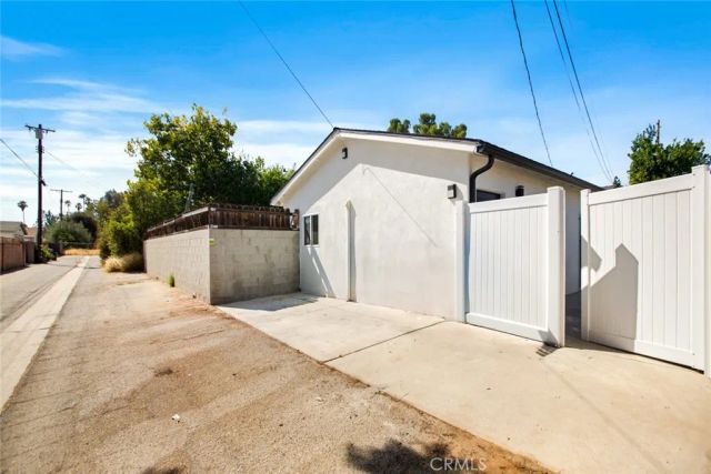 23046 W Saticoy Street, West Hills, CA 91304
