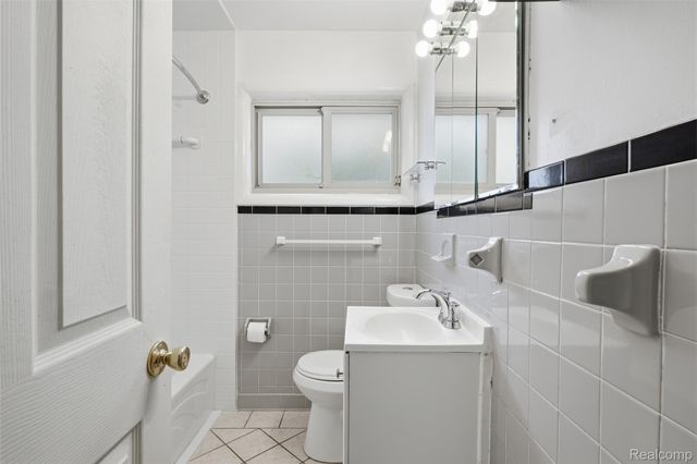 916 Buckingham Avenue, Flint, MI 48507