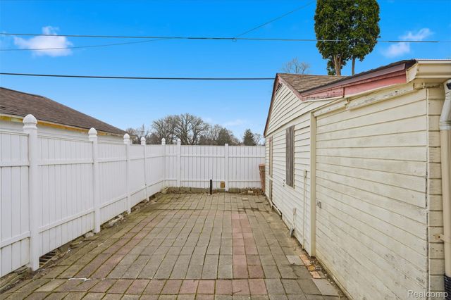 916 Buckingham Avenue, Flint, MI 48507