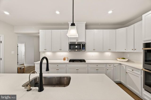 910 CLARENDON FARM LN, Brunswick, MD 21716