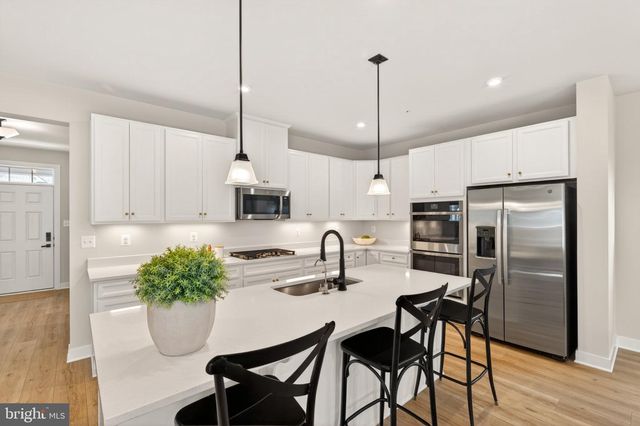 910 CLARENDON FARM LN, Brunswick, MD 21716