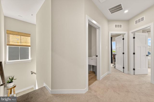 910 CLARENDON FARM LN, Brunswick, MD 21716