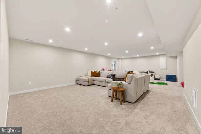 910 CLARENDON FARM LN, Brunswick, MD 21716