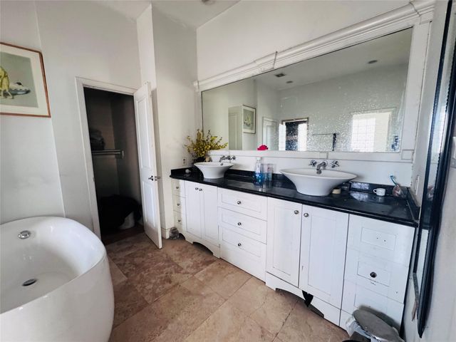1001 Gillette Street, Houston, TX 77019