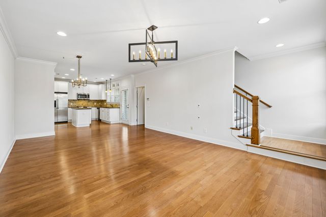 2110 Acklen Ave Apt 101, Nashville, TN 37212
