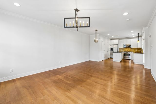 2110 Acklen Ave Apt 101, Nashville, TN 37212