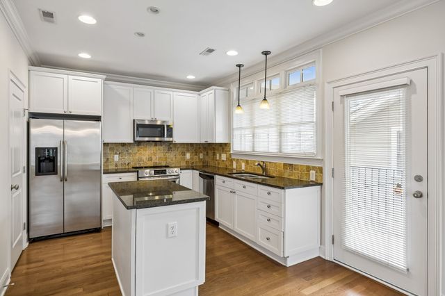 2110 Acklen Ave Apt 101, Nashville, TN 37212