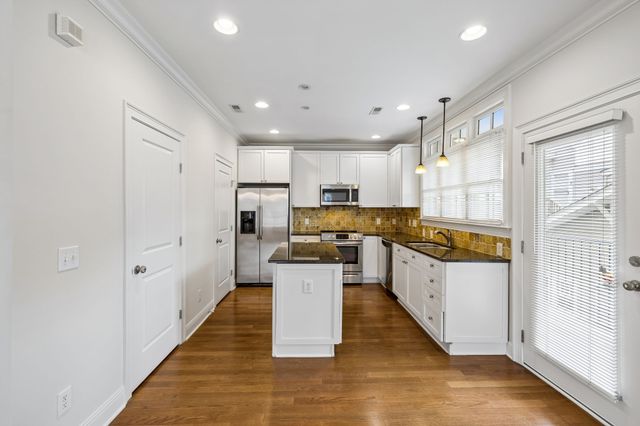 2110 Acklen Ave Apt 101, Nashville, TN 37212